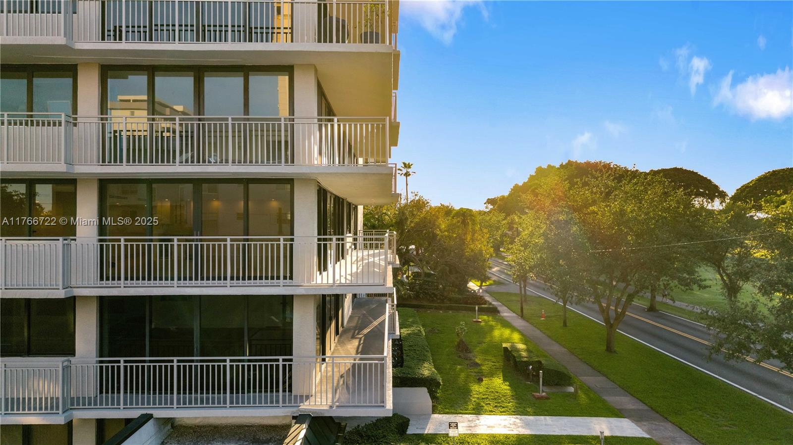 GABLES BATH CLUB APTS CON - Residential