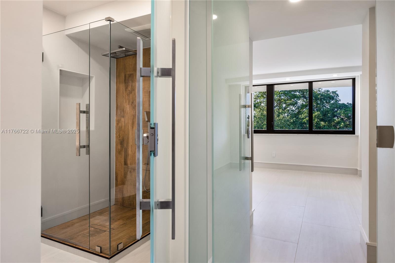 GABLES BATH CLUB APTS CON - Residential