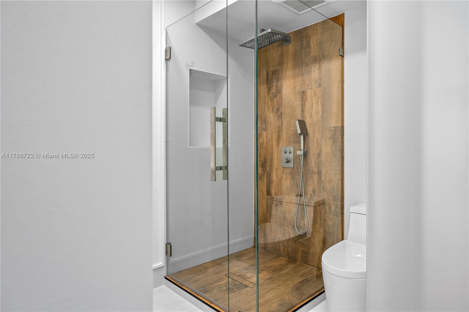 GABLES BATH CLUB APTS CON - Residential