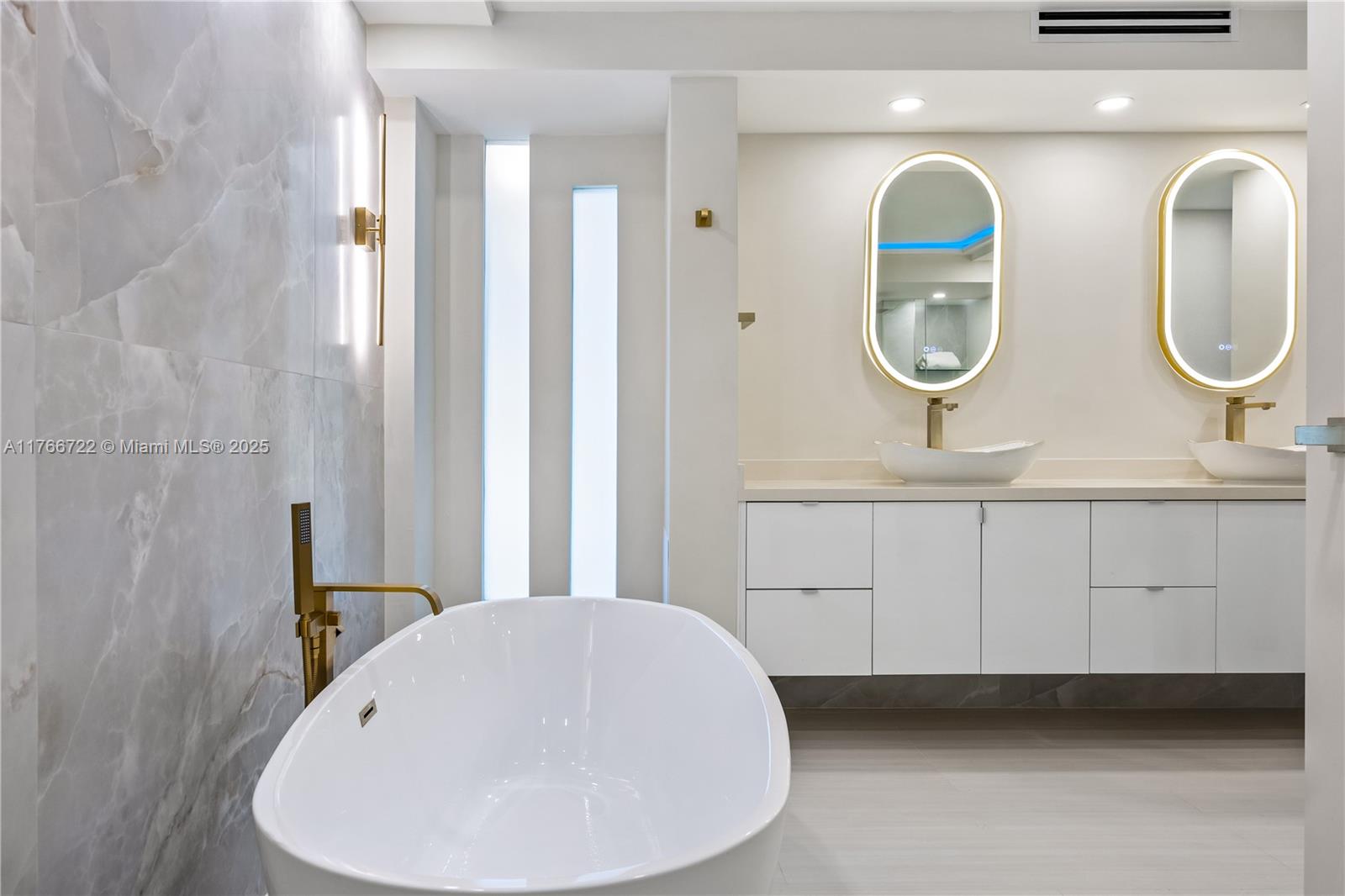 GABLES BATH CLUB APTS CON - Residential