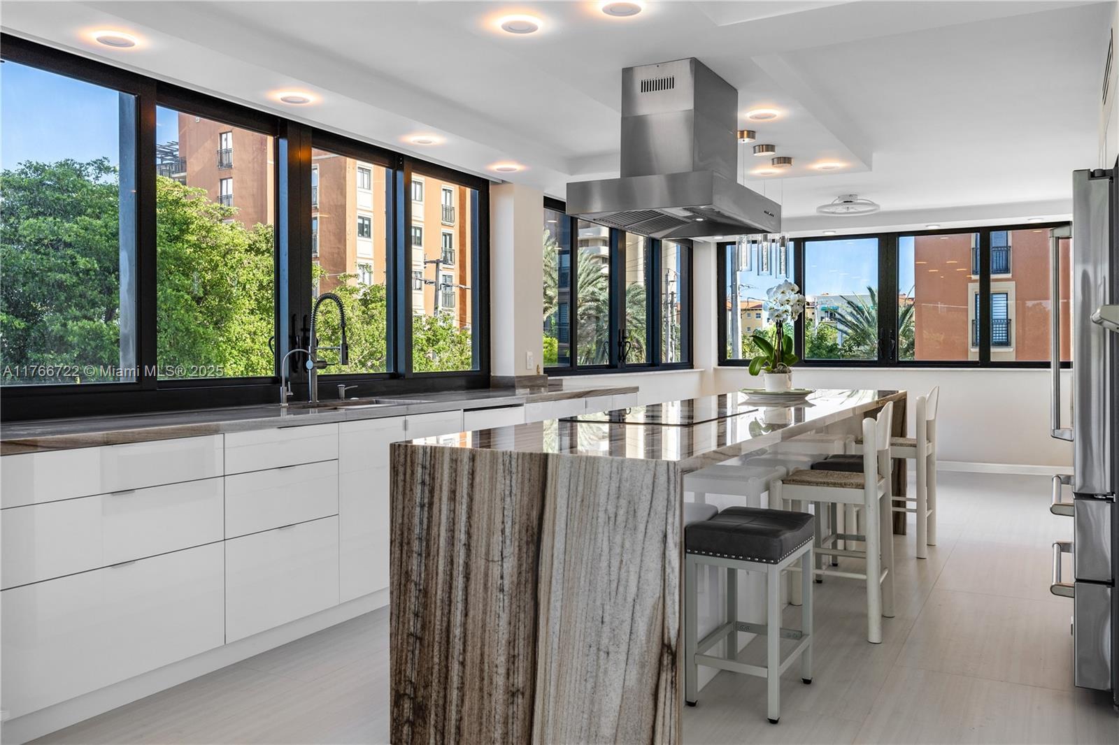 GABLES BATH CLUB APTS CON - Residential