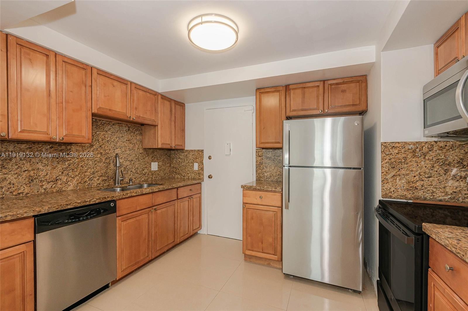 ALEXANDER TOWERS CONDO - Residential Lease
