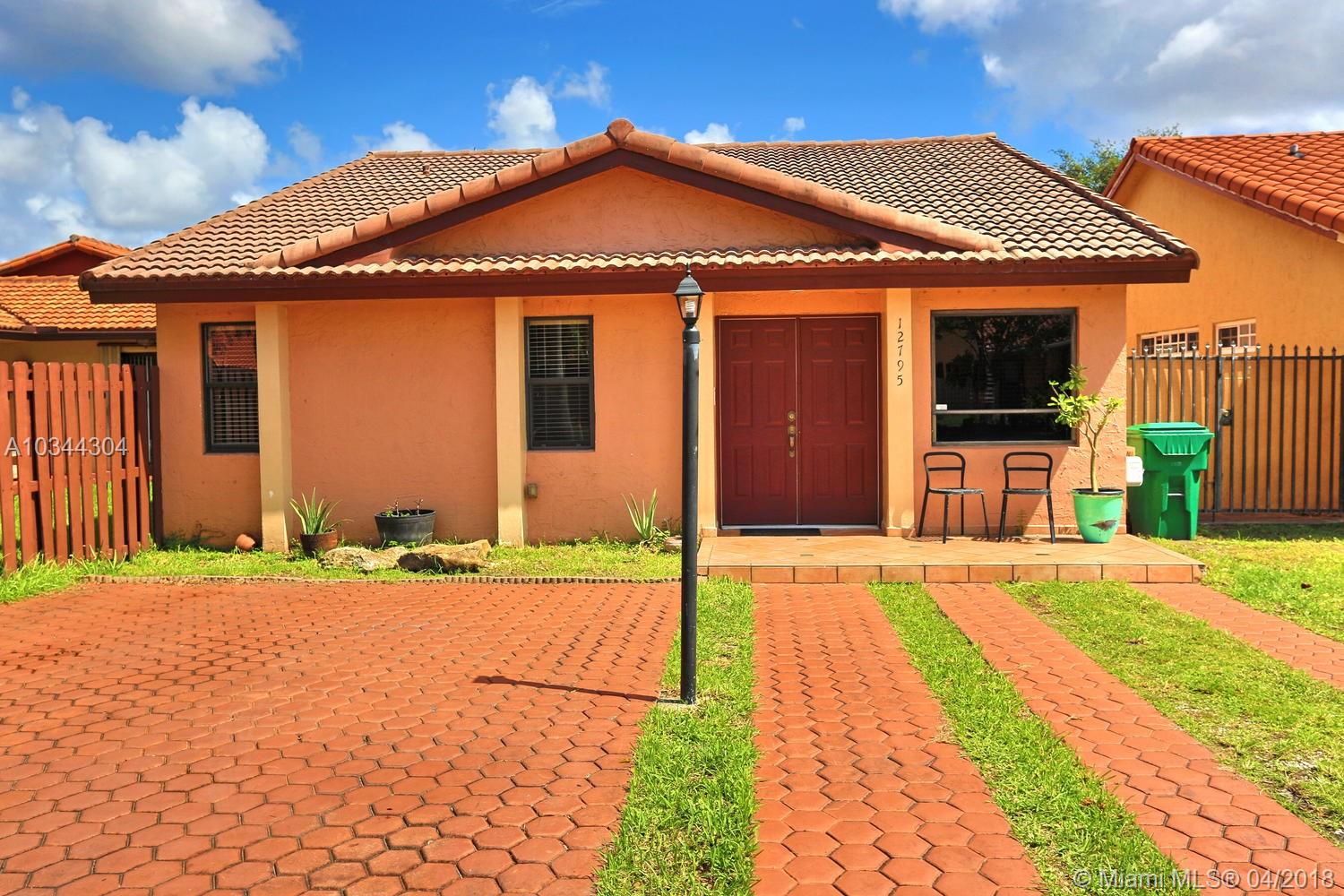 GARDENS OF EL JARDIN SEC - Residential