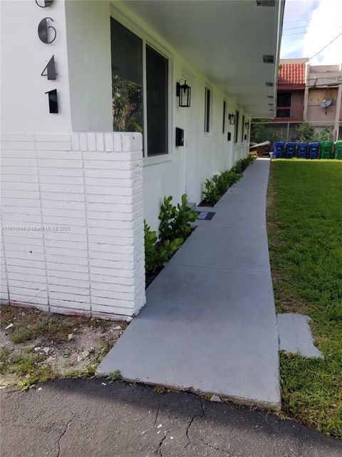 5641 NW 15th St 2 Lauderhill FL 33313