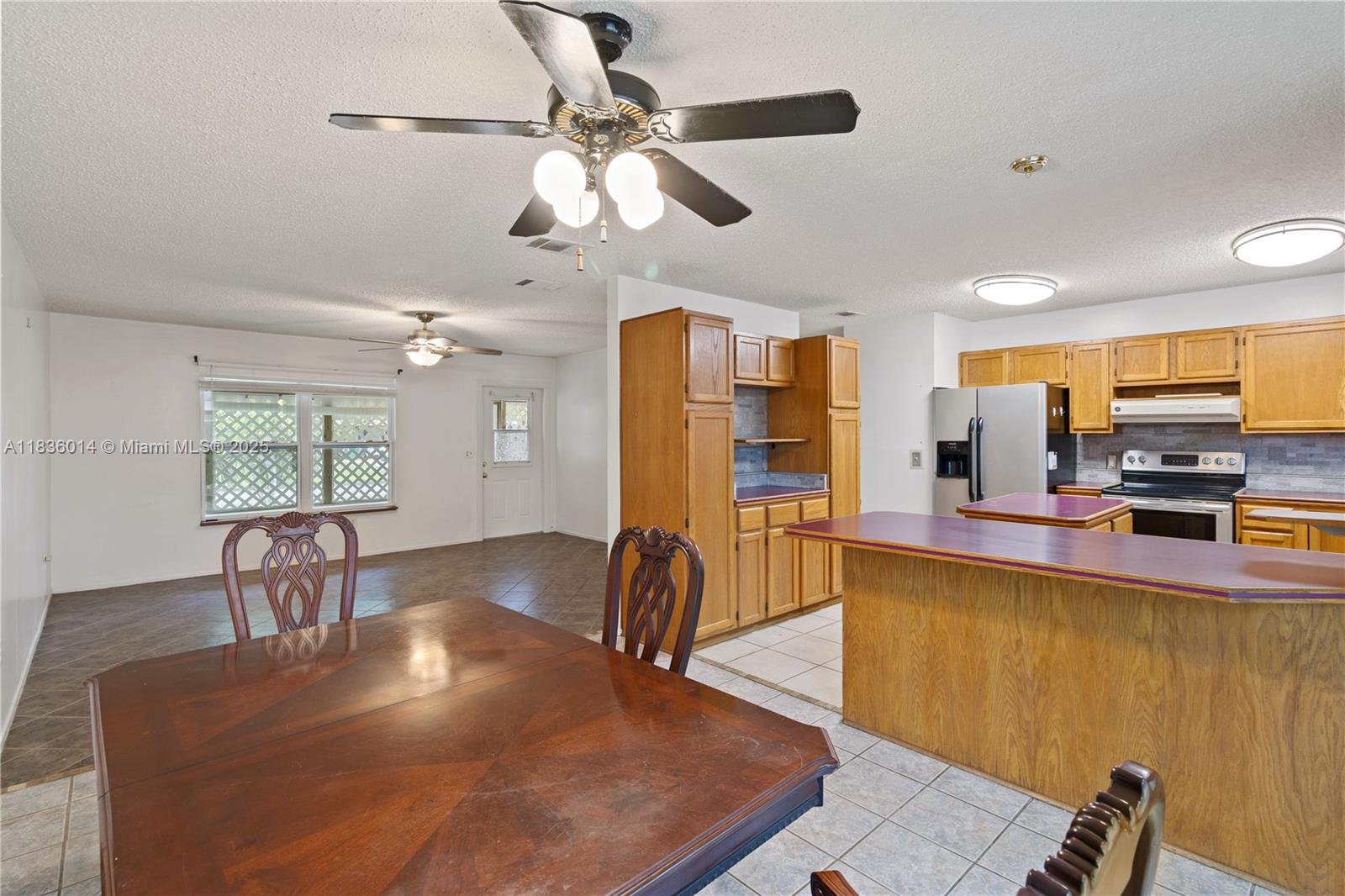961 DR SCHUMANN DRIVE, Sebastian, FL, 32958/$235,000 4 961 DR SCHUMANN DRIVE