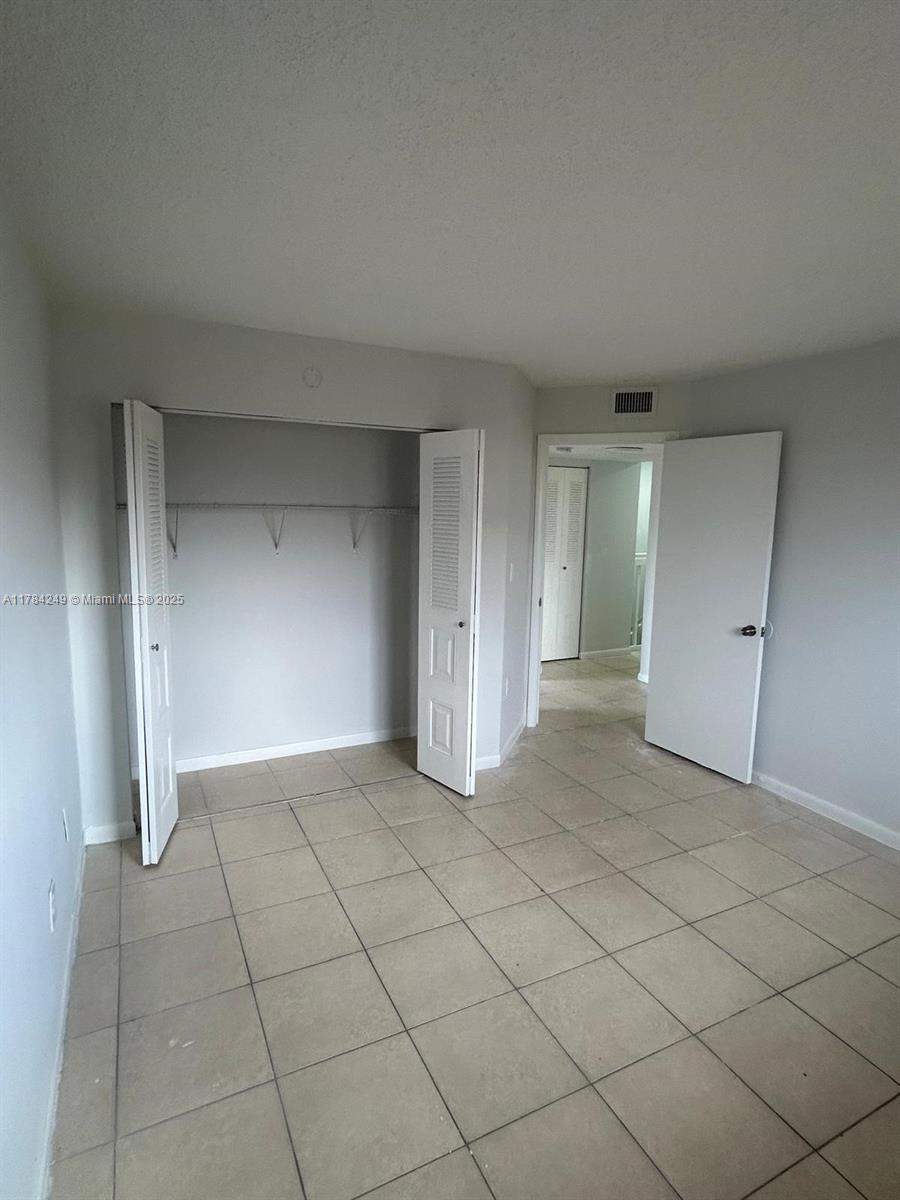 KENDALL LAKE TOWERS CONDO - Residential