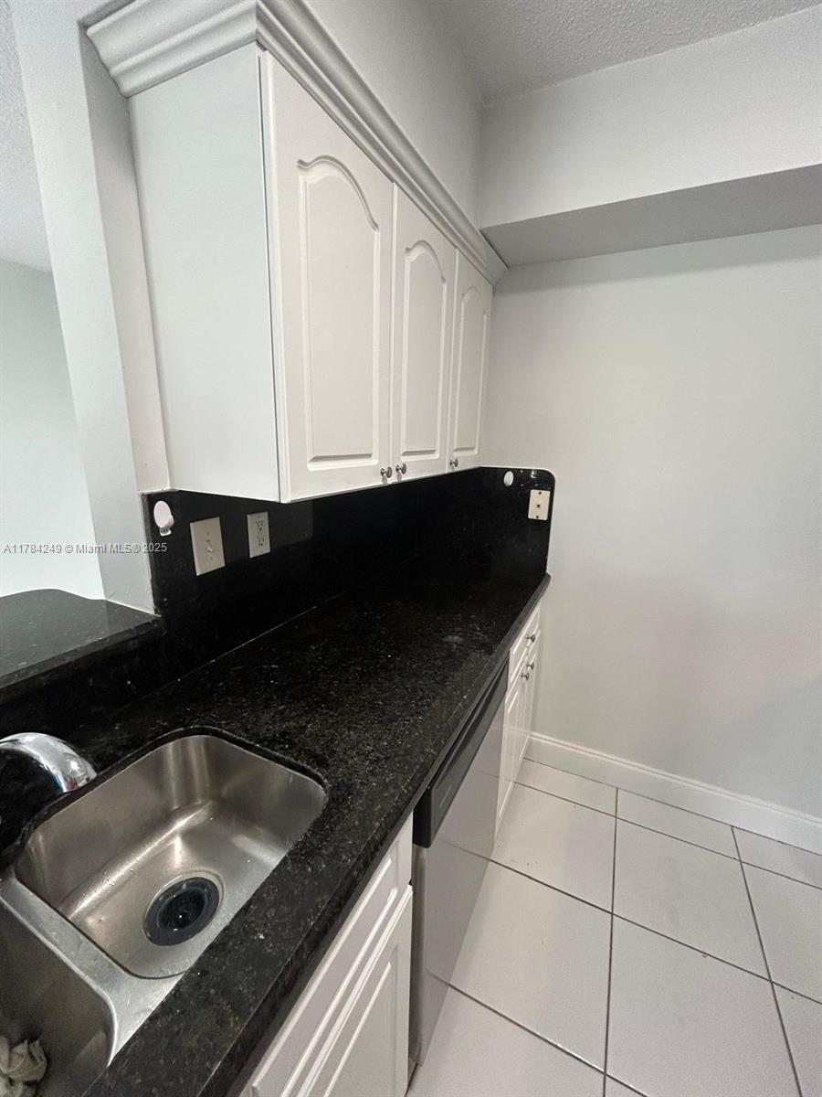 KENDALL LAKE TOWERS CONDO - Residential