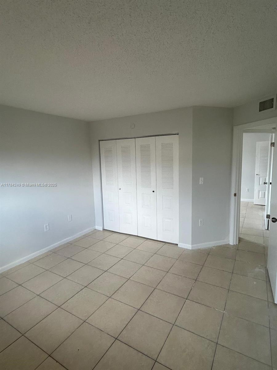 KENDALL LAKE TOWERS CONDO - Residential