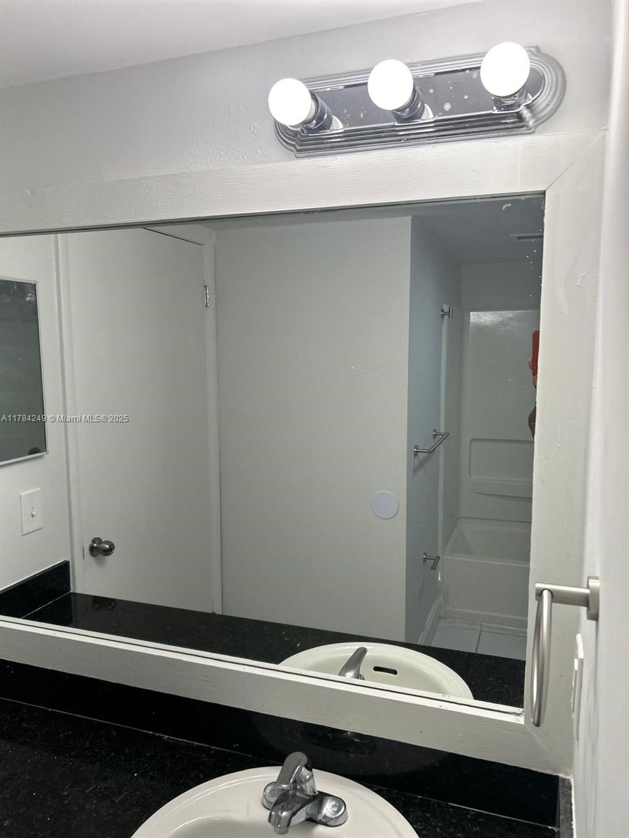 KENDALL LAKE TOWERS CONDO - Residential