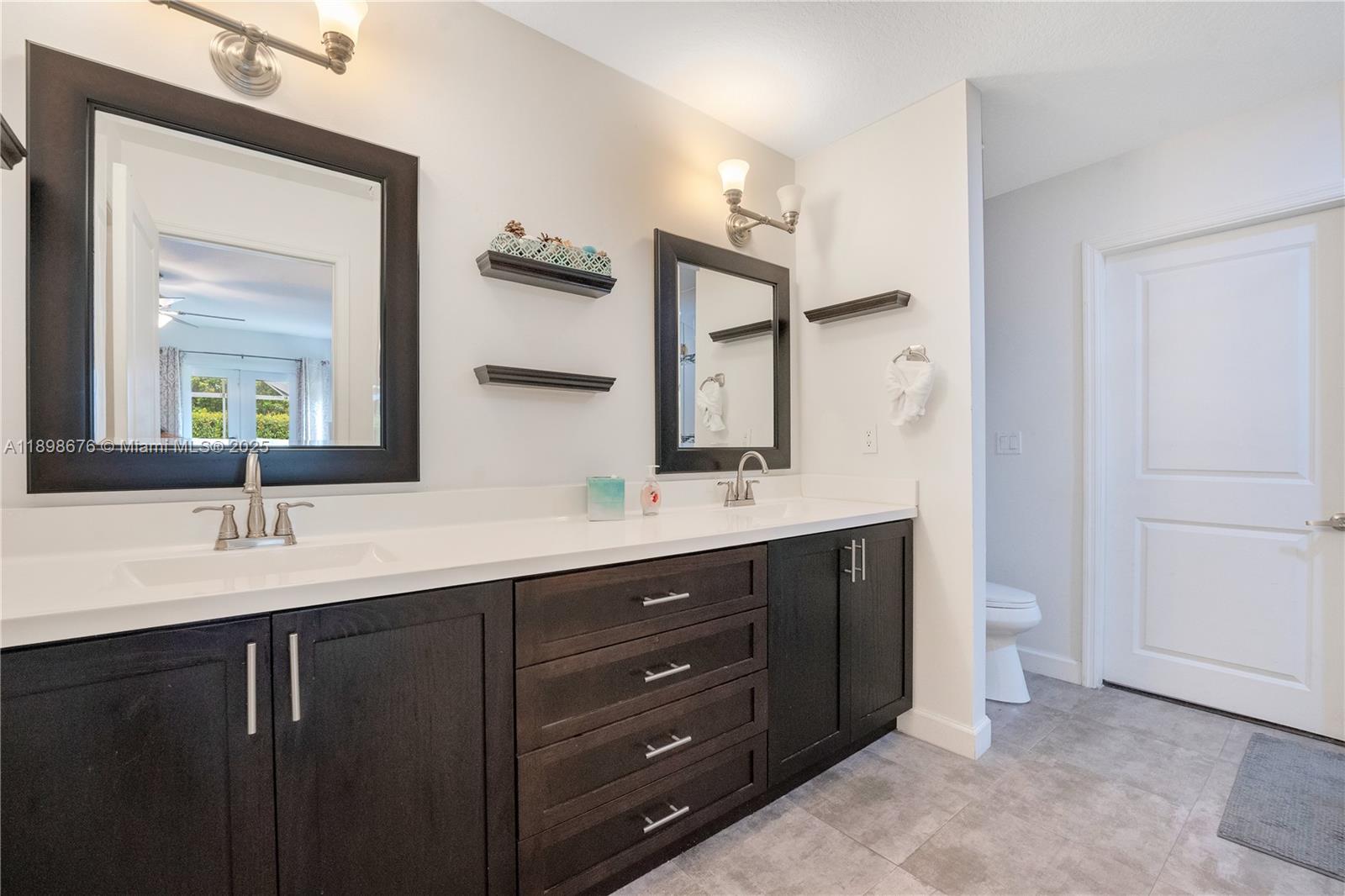 KINGS GROVE - Residential Lease