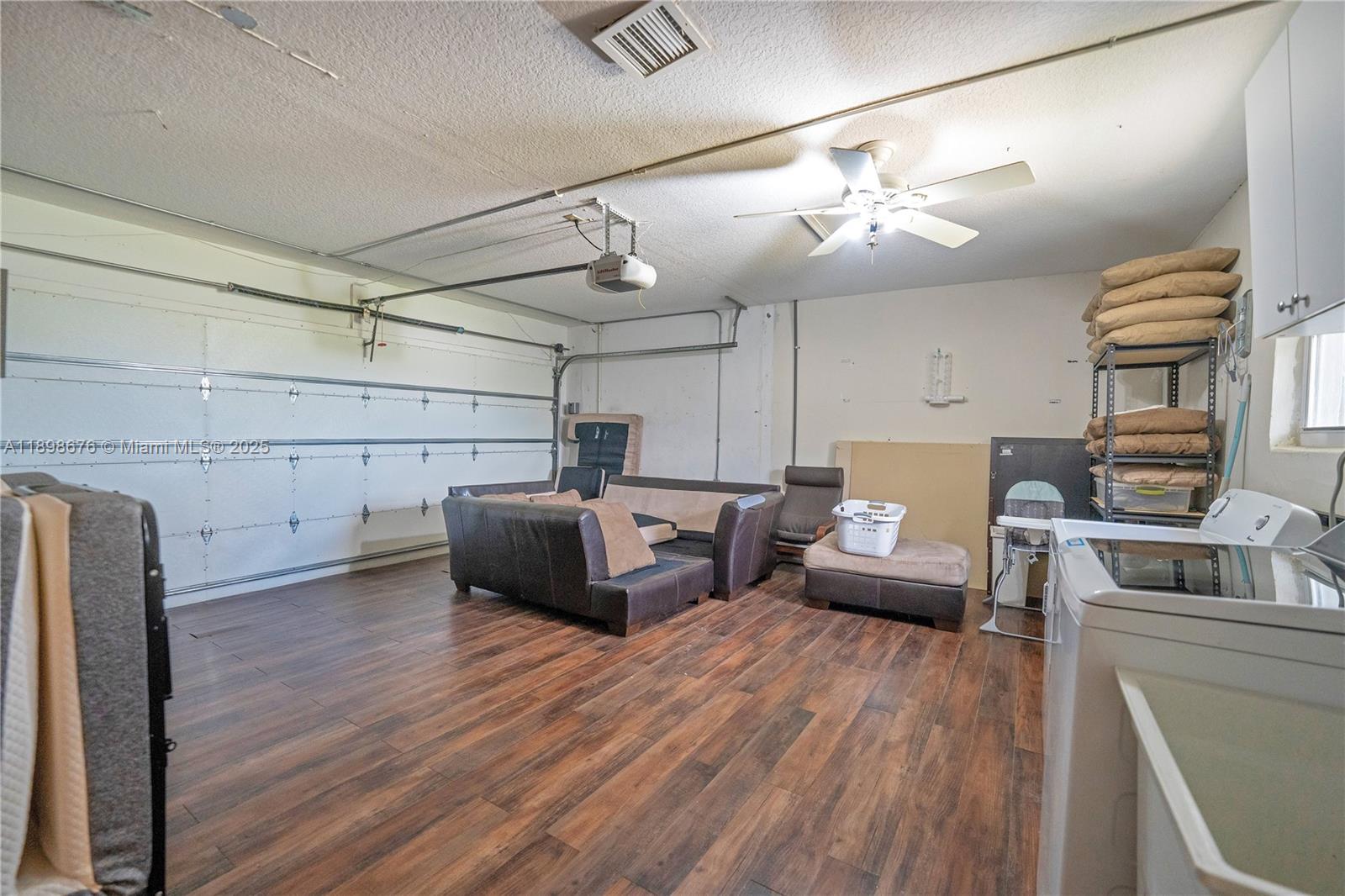 KINGS GROVE - Residential Lease