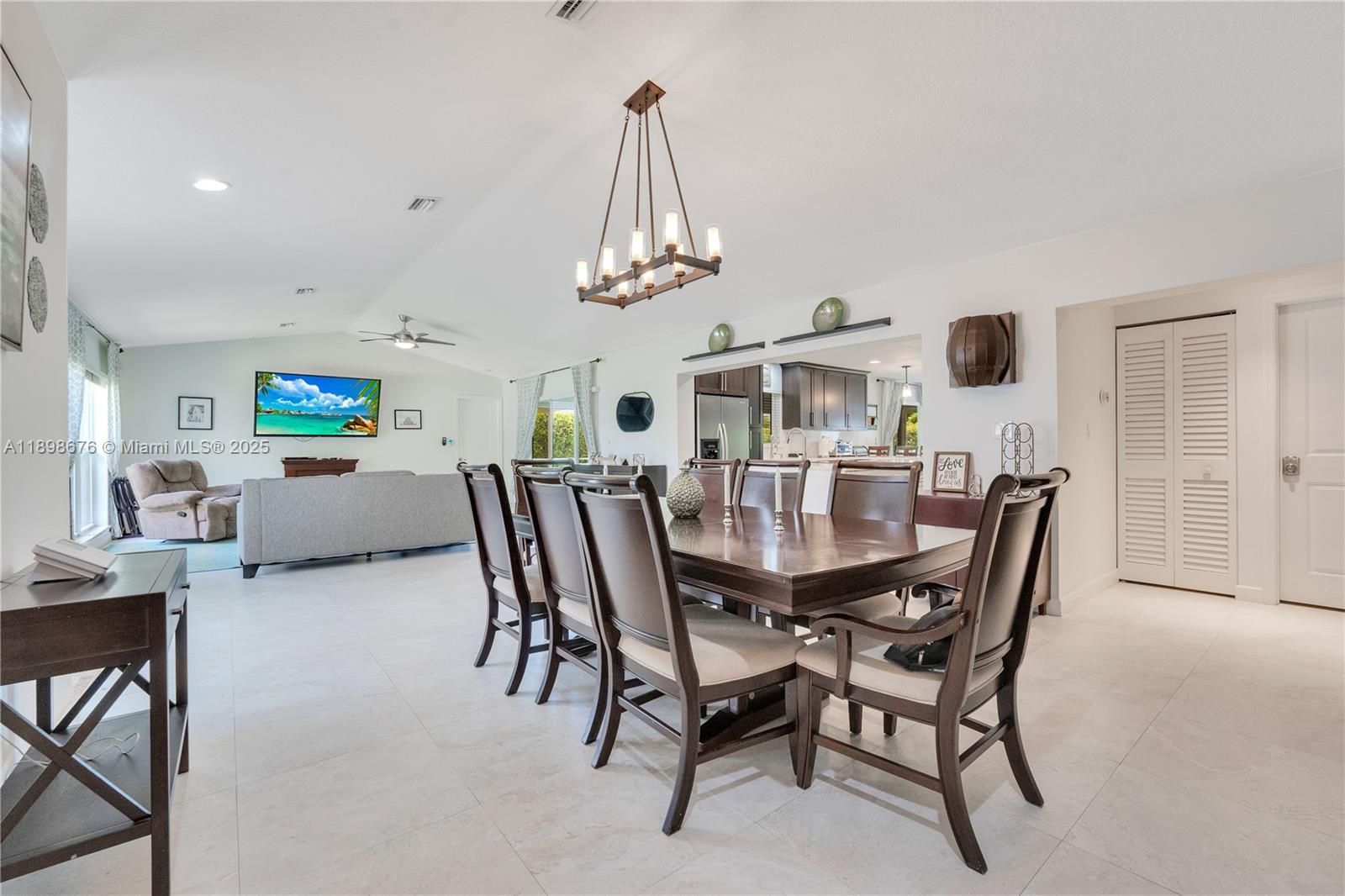 KINGS GROVE - Residential Lease