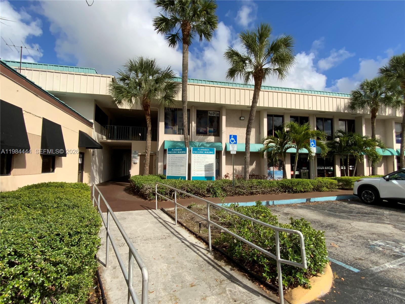 270 S University Dr 284, 294, 310, 324