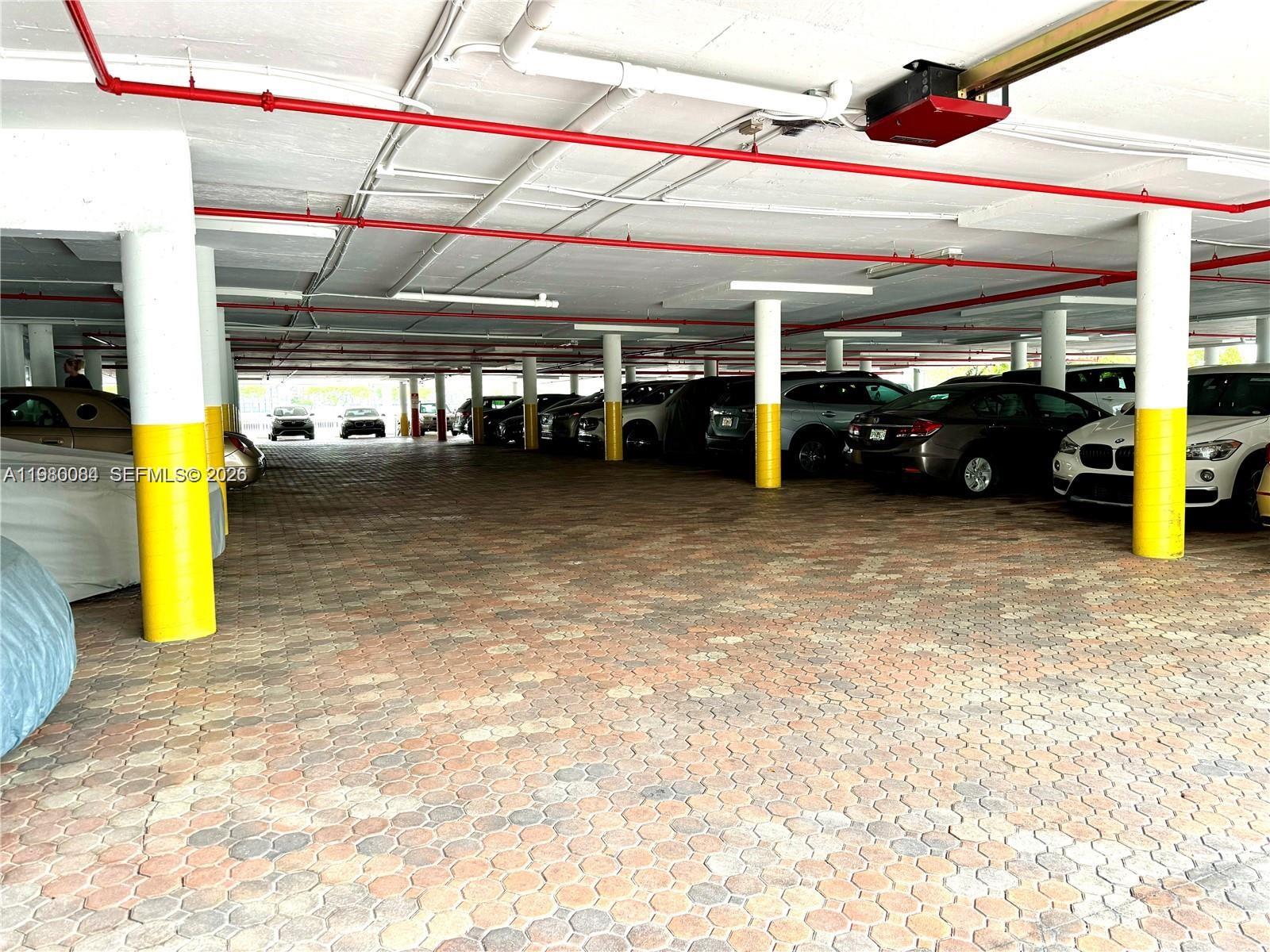 RESIDENCES ON HOLLYWOOD B - Residential