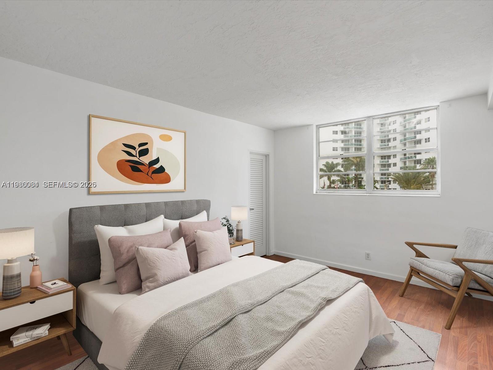 RESIDENCES ON HOLLYWOOD B - Residential