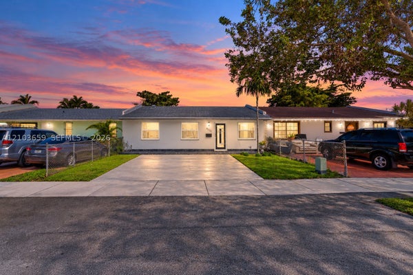 4511 SW 129TH AVE, MIAMI, FL 33175 - Image 50110af6bfa7e400fc6f24e32e0bf4e0/1338689145