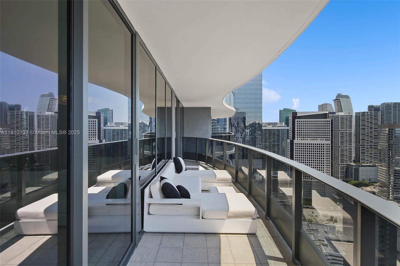 1000 Brickell Plz 4209