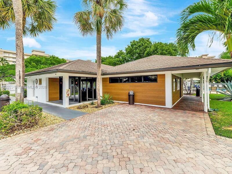 NO 20 PALM-AIRE COUNTRY C - Residential