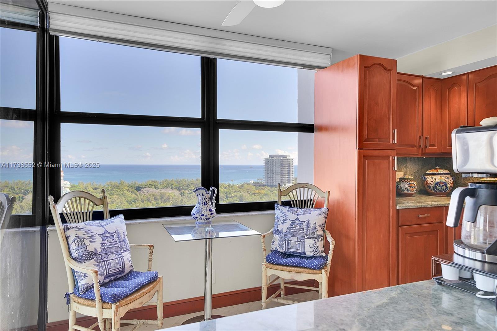CORINTHIAN ON THE INTRACO - Residential