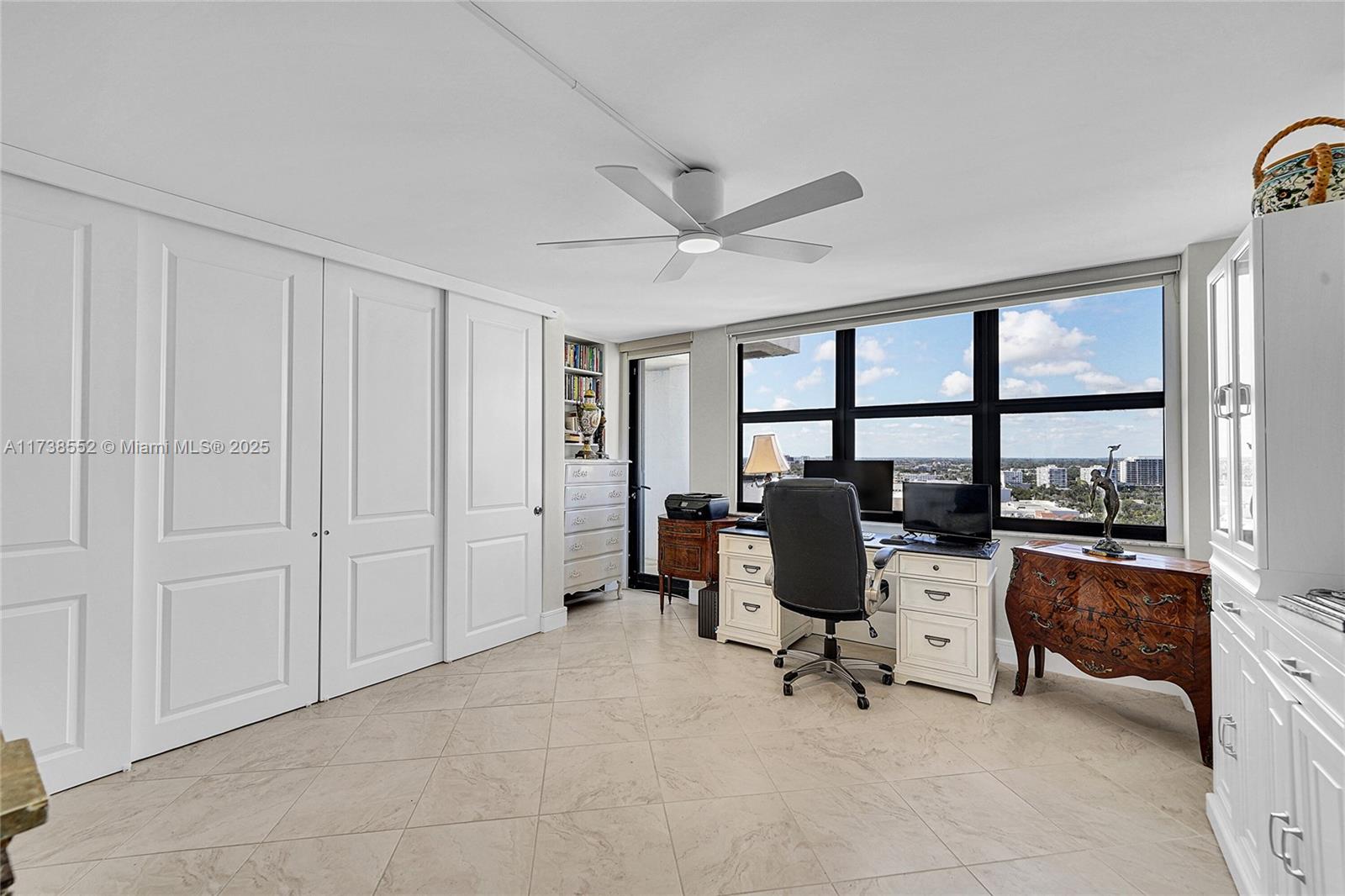 CORINTHIAN ON THE INTRACO - Residential