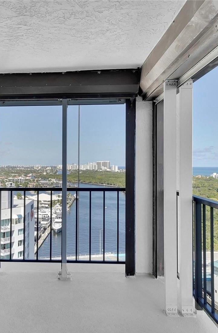 CORINTHIAN ON THE INTRACO - Residential