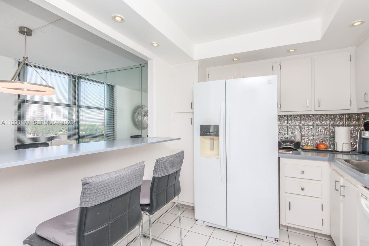 AVENTURA ELDORADO CONDO - Residential