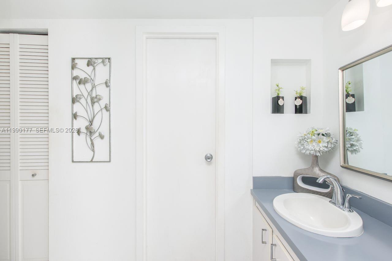 AVENTURA ELDORADO CONDO - Residential