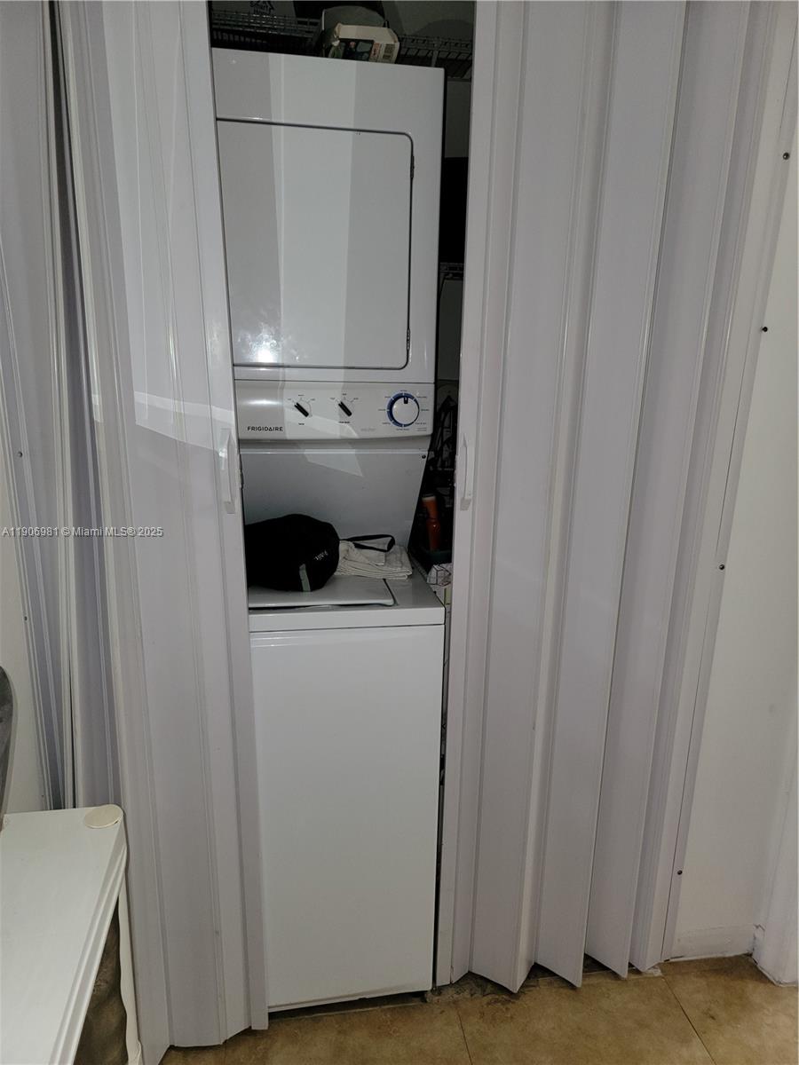 CAMBRIDGE AT CENTURY VILL - Residential