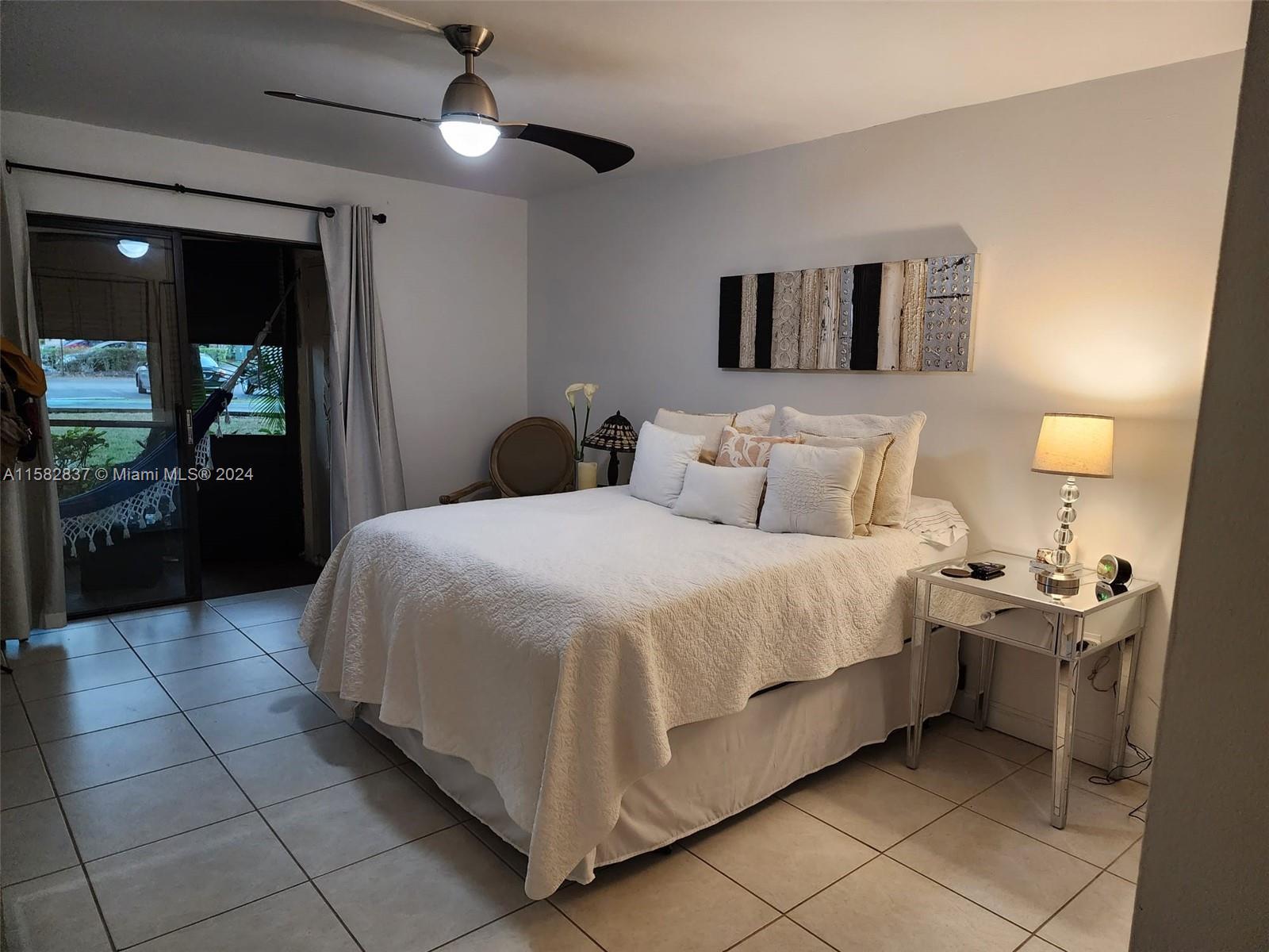 PLANTATION CLUB B CONDO - Residential
