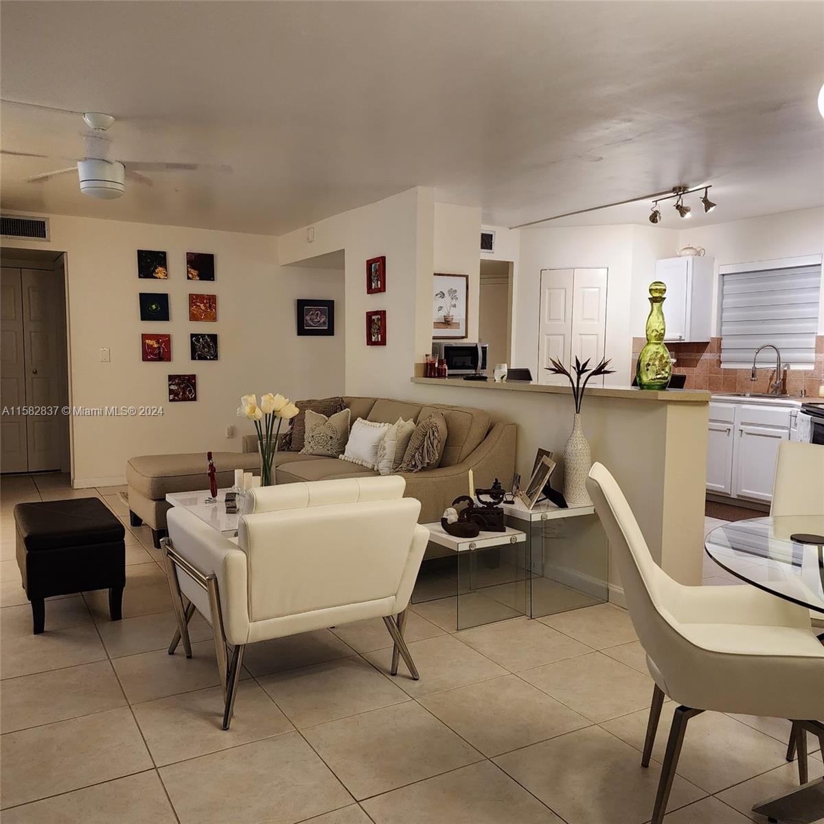 PLANTATION CLUB B CONDO - Residential