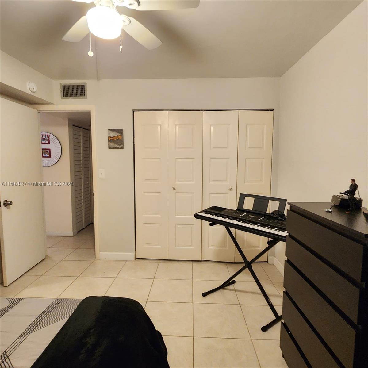 PLANTATION CLUB B CONDO - Residential