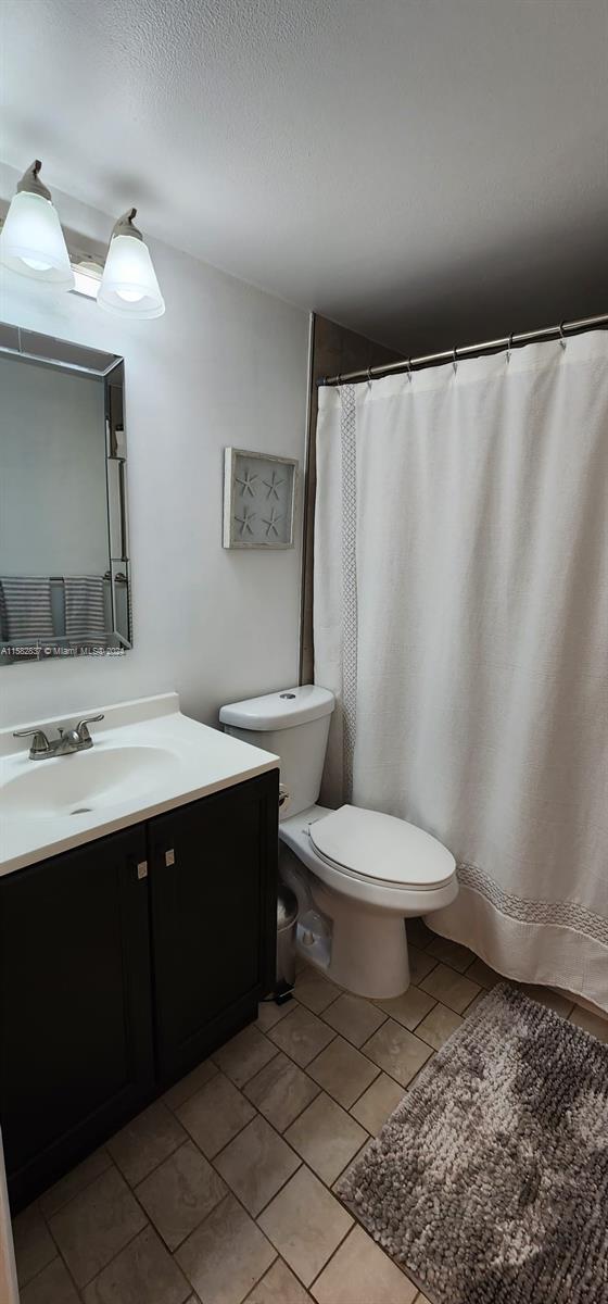 PLANTATION CLUB B CONDO - Residential