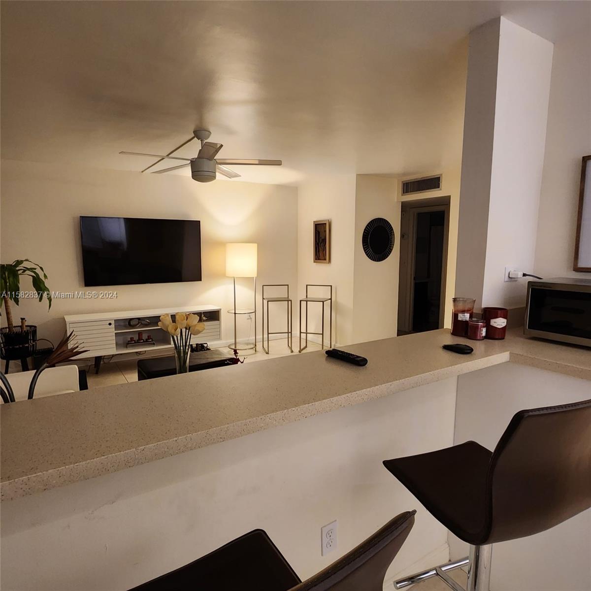 PLANTATION CLUB B CONDO - Residential