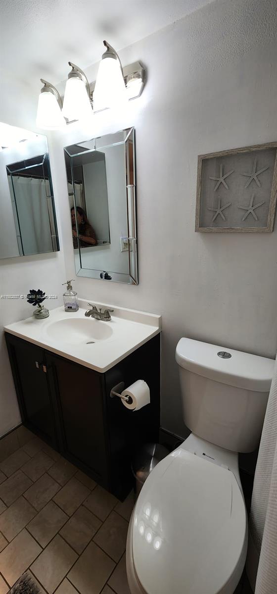 PLANTATION CLUB B CONDO - Residential