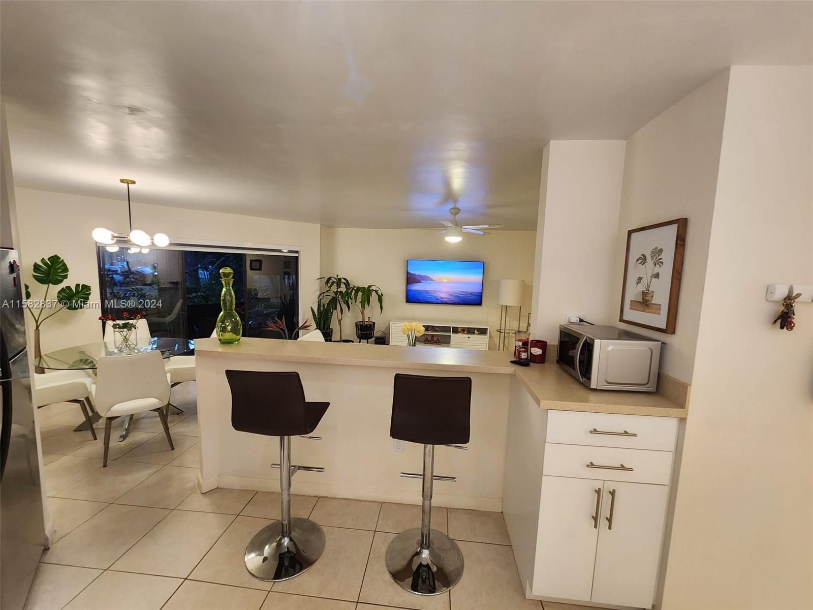 PLANTATION CLUB B CONDO - Residential