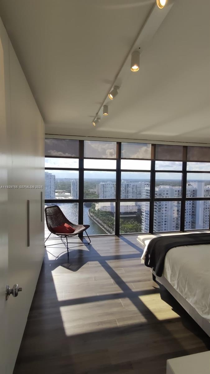 TOWER AT BISCAYNE COVE CO - Residential Lease