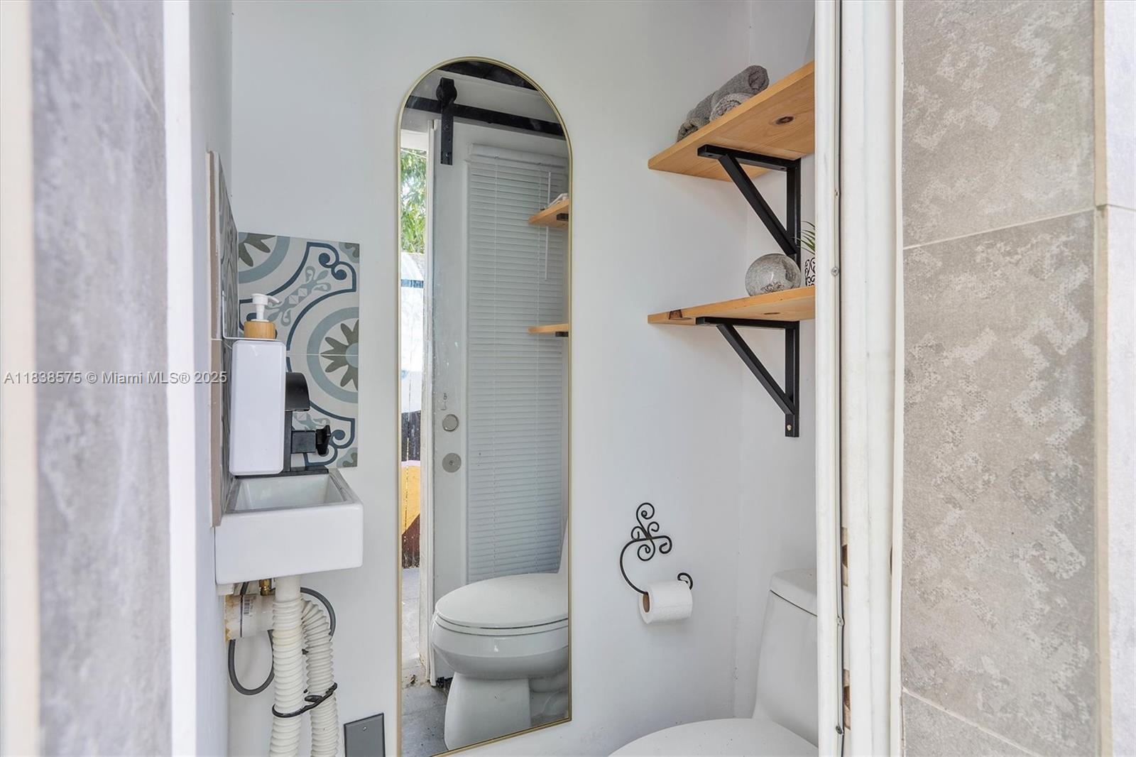 BELLEVUE BISCAYNE - Residential Lease