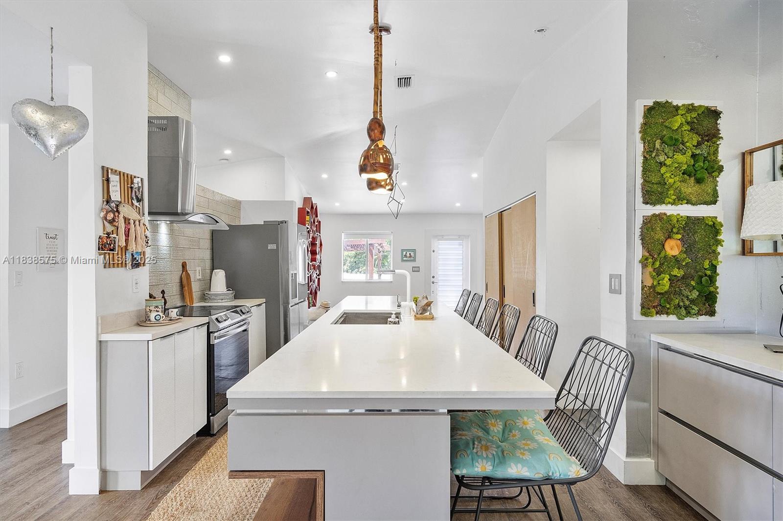 BELLEVUE BISCAYNE - Residential Lease