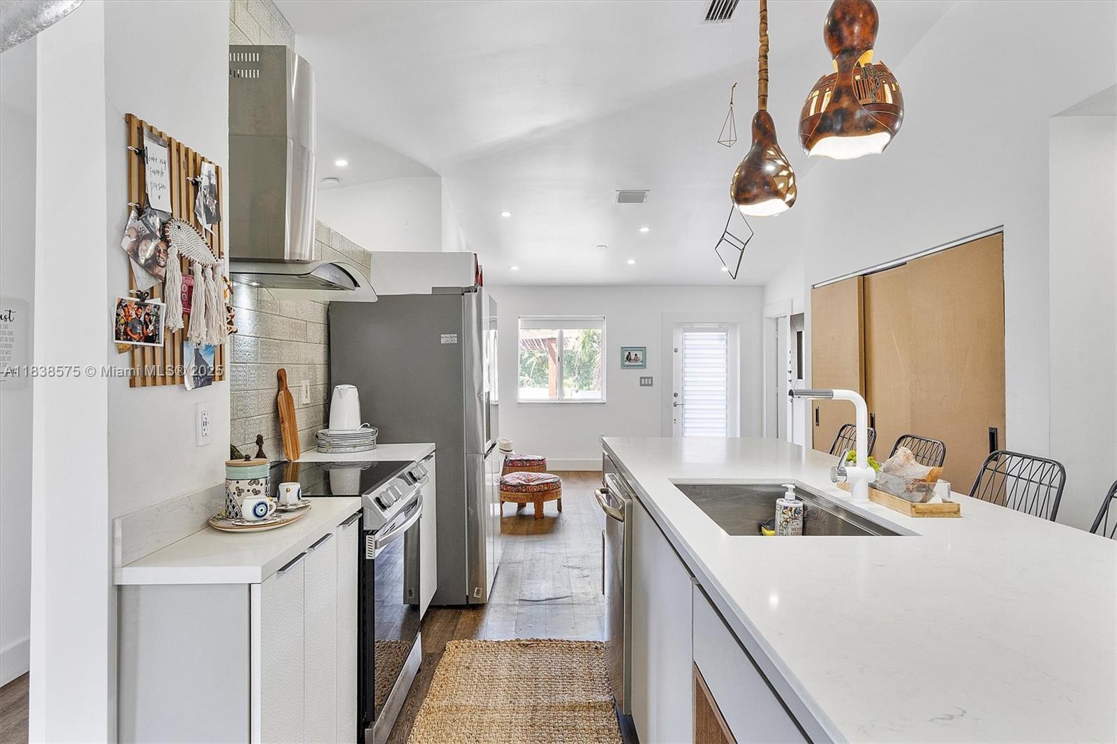 BELLEVUE BISCAYNE - Residential Lease