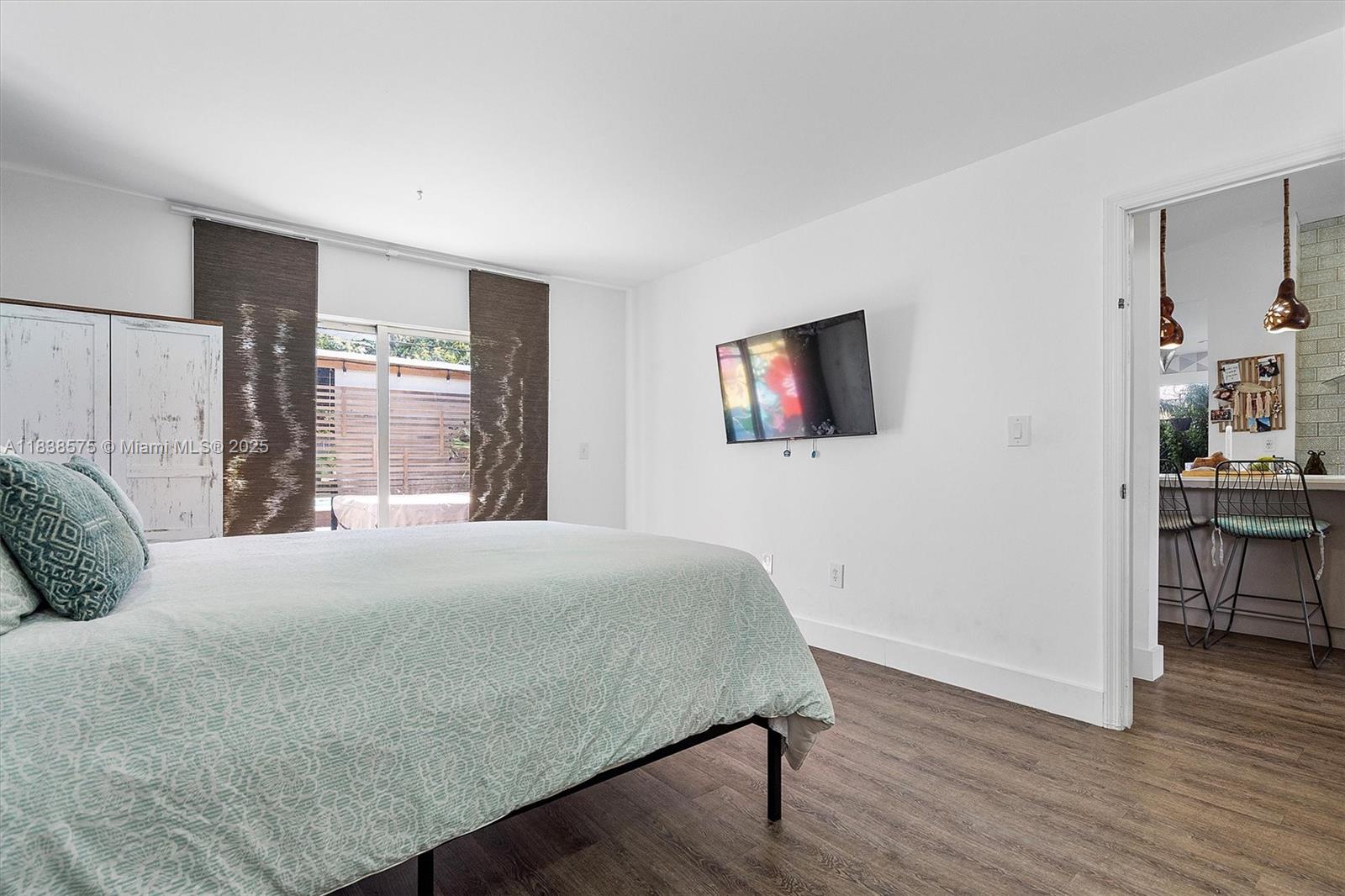 BELLEVUE BISCAYNE - Residential Lease