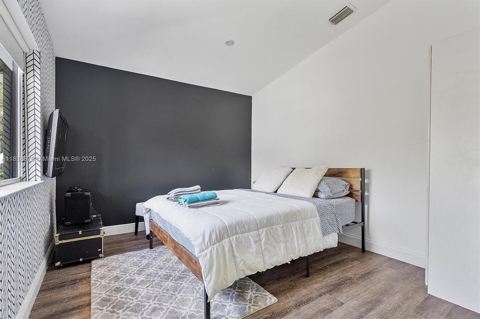 BELLEVUE BISCAYNE - Residential Lease