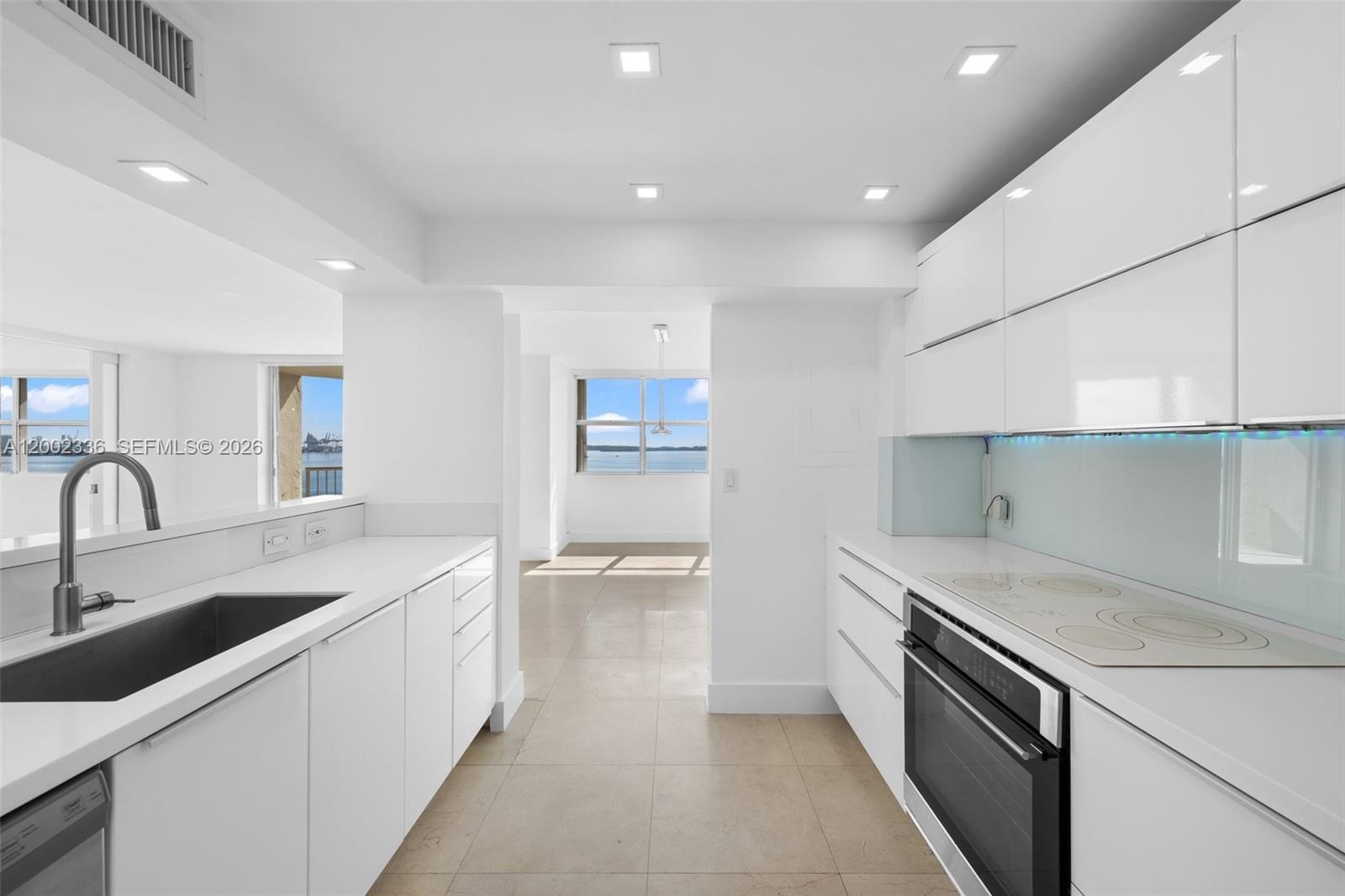 BAYSHORE PLACE CONDO - Residential