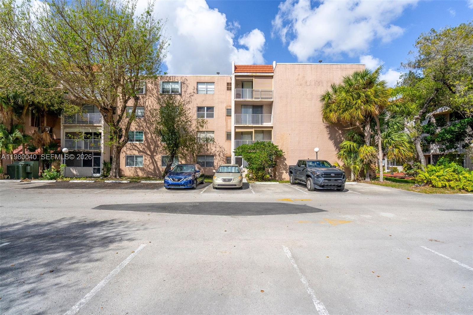 SUMMIT CHASE CONDO - Residential