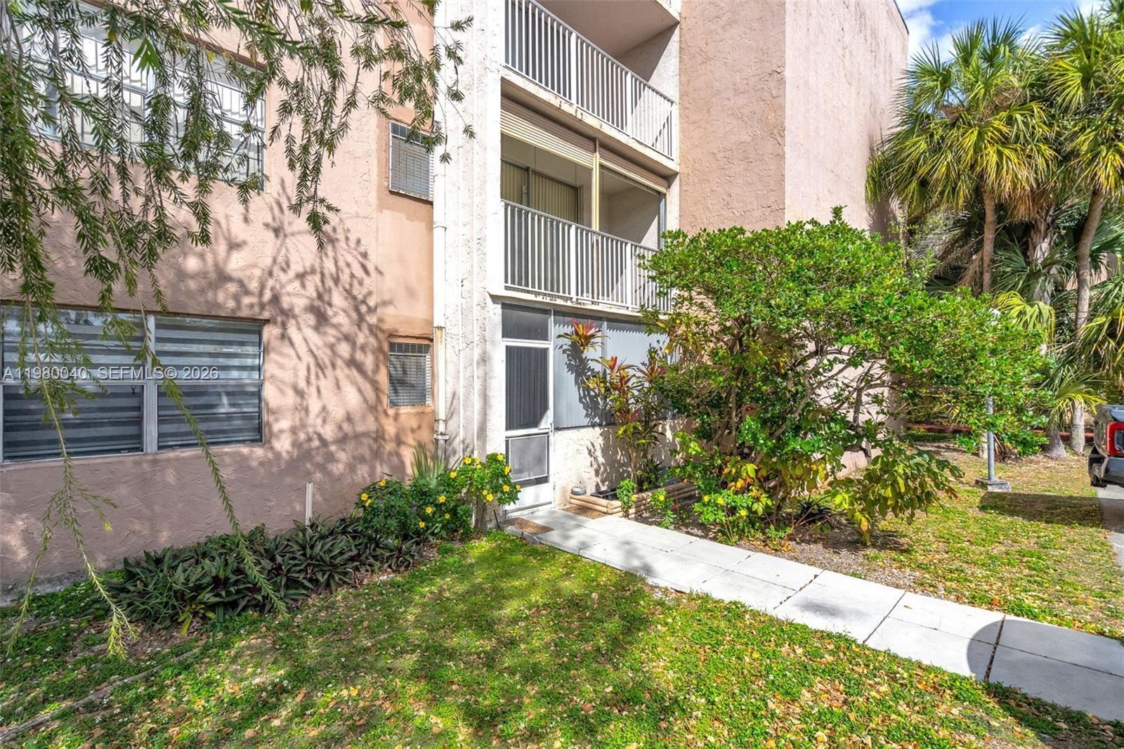 SUMMIT CHASE CONDO - Residential