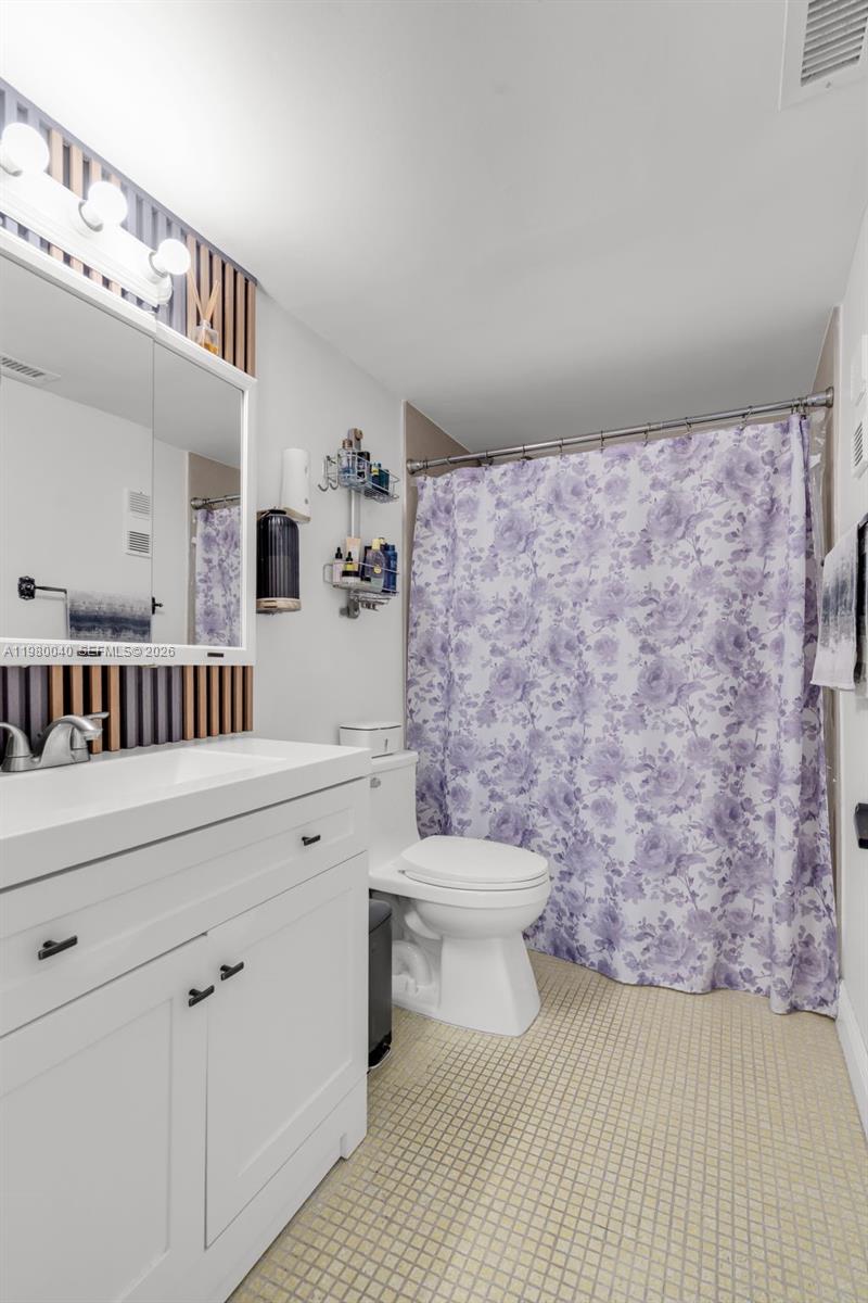 SUMMIT CHASE CONDO - Residential