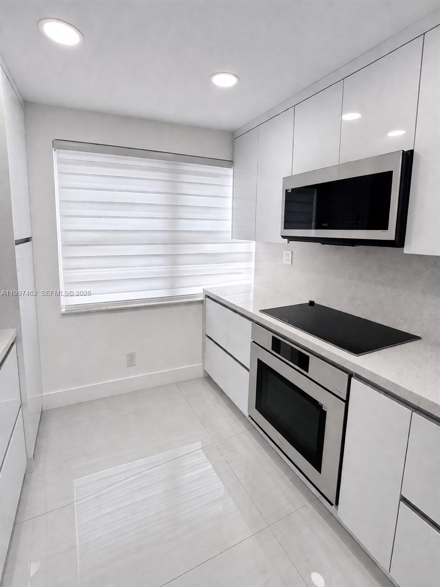 PLANTATION ROYAL SECTION - Residential Lease