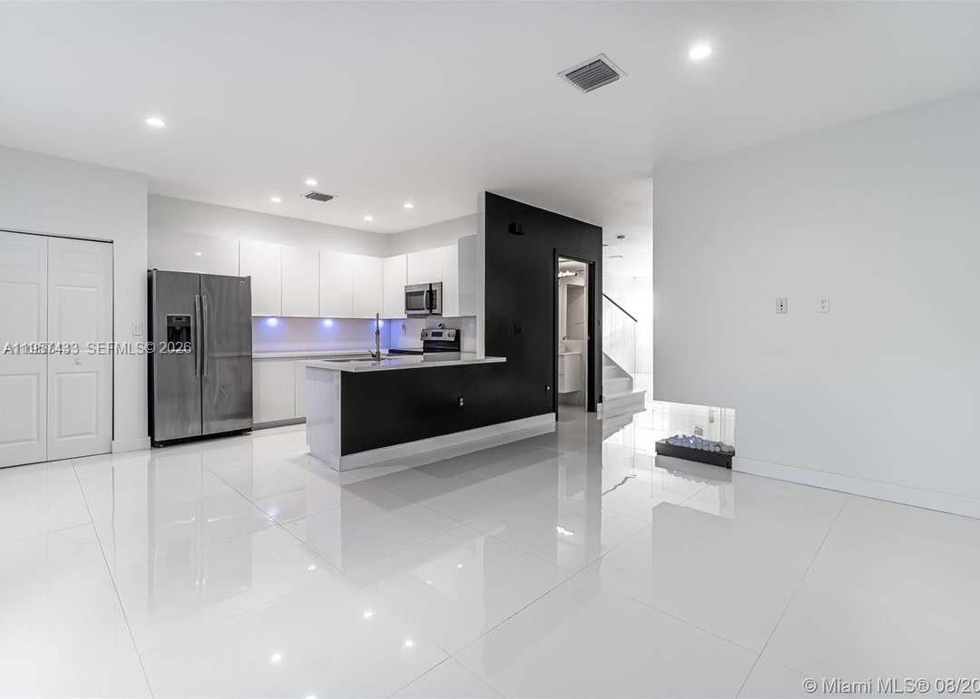 AQUABELLA SECTION ONE - Residential