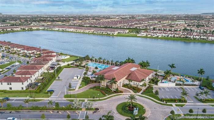 AQUABELLA SECTION ONE - Residential