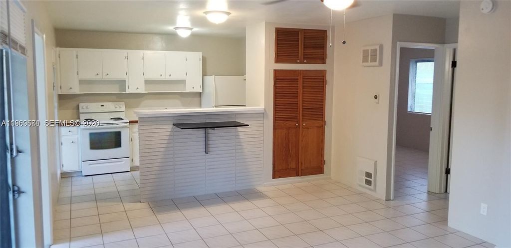 Photo of 1425 NE 22nd St, Wilton Manors, FL 33305 (MLS # A11969574)