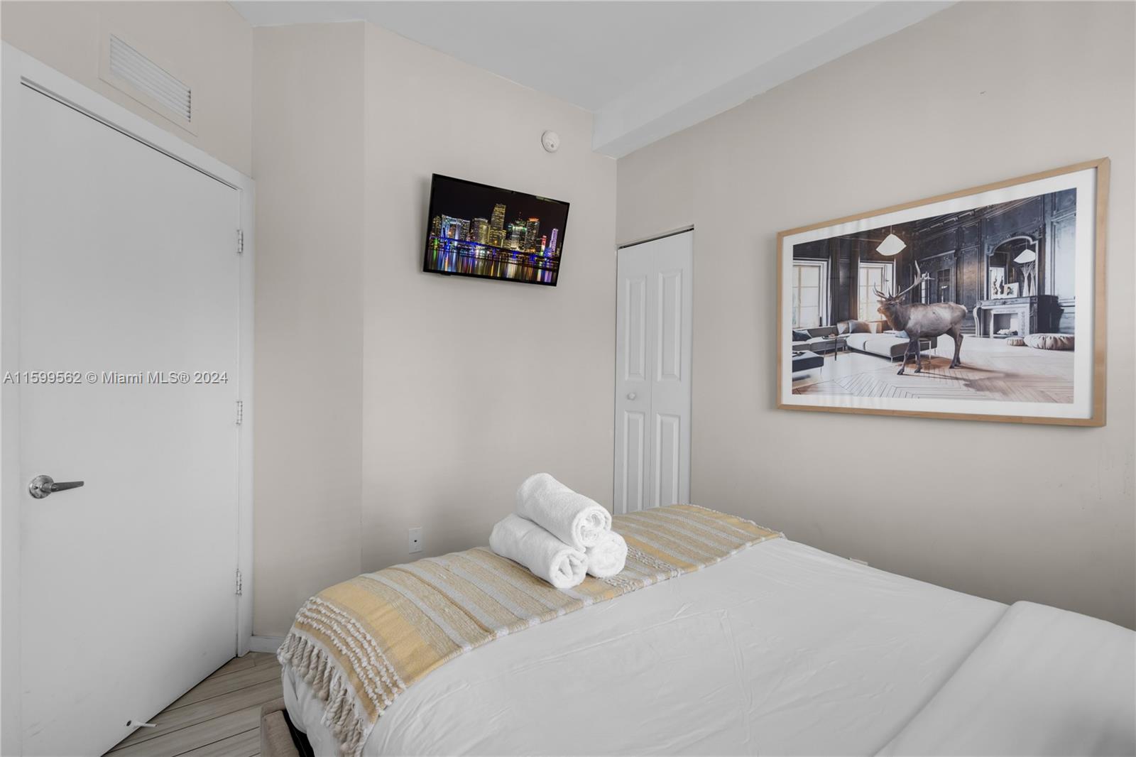 EMILIA CONDO - Residential